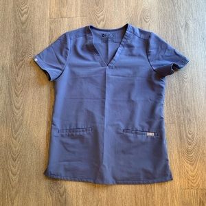 Big sky figs scrub top